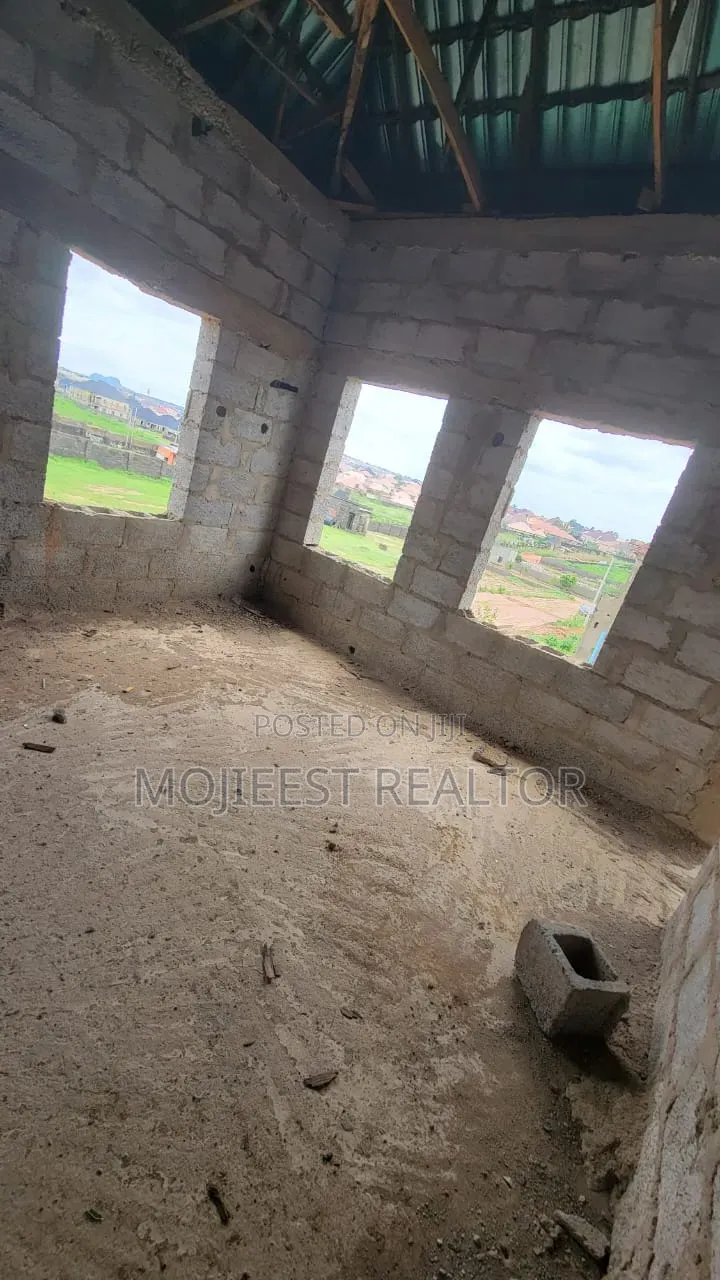 4bdrm Duplex in Kanma Estate, Lugbe District for sale