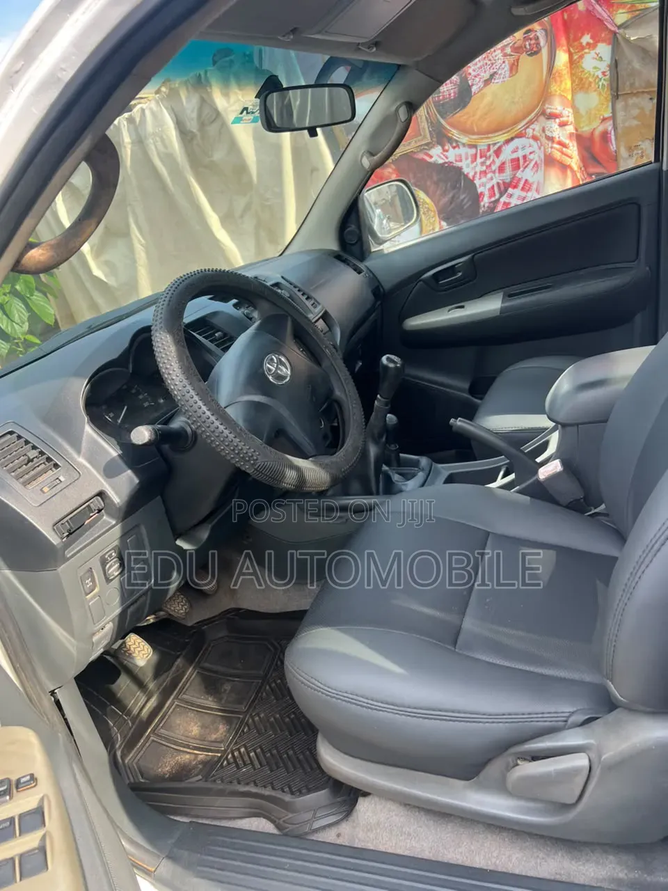 Toyota Hilux 2012 White