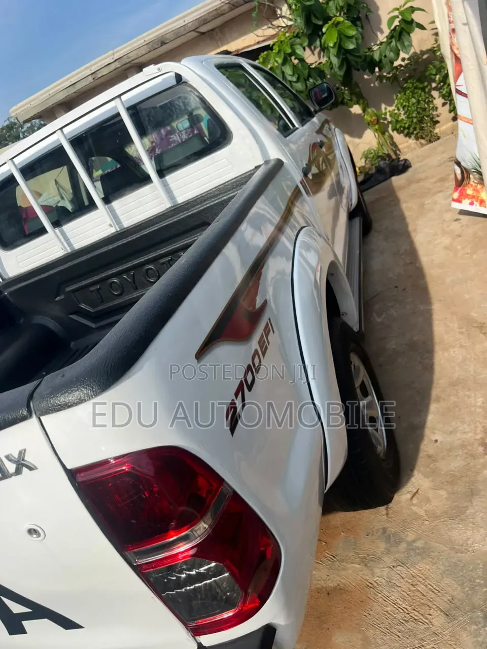 Toyota Hilux 2012 White