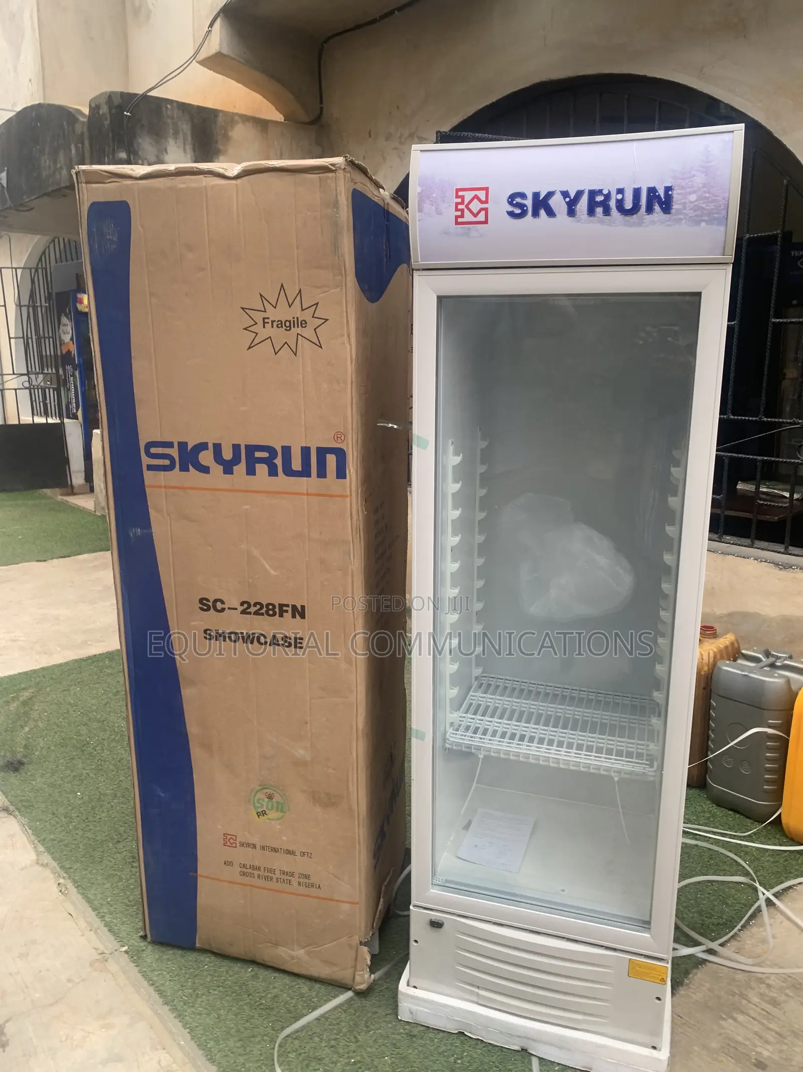 Glass Front Chiller Skyrun SC-228FN