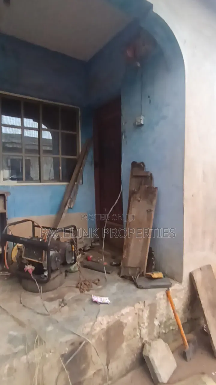 2bdrm Bungalow in Ayobo for sale