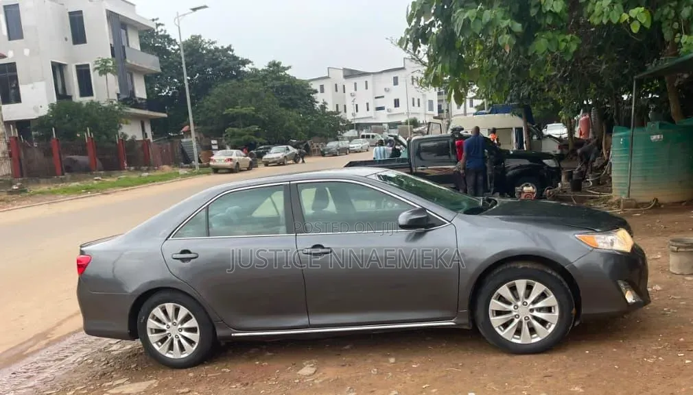 Toyota Camry 2014 Gray