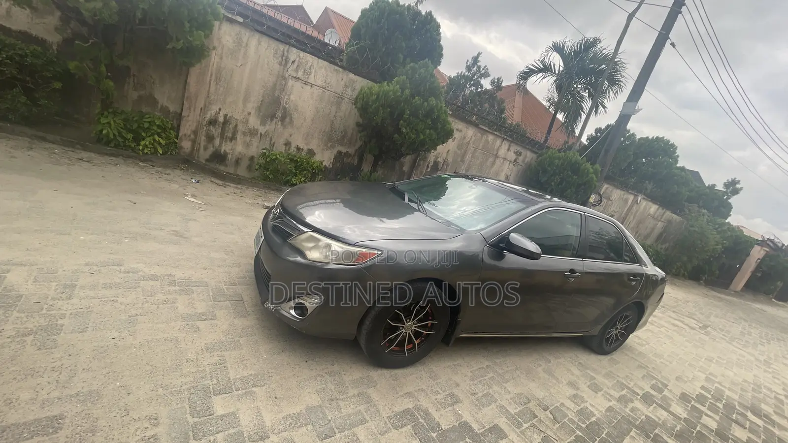 Toyota Camry LE 4dr Sedan (2.5L 4cyl 6A) 2012 Gray