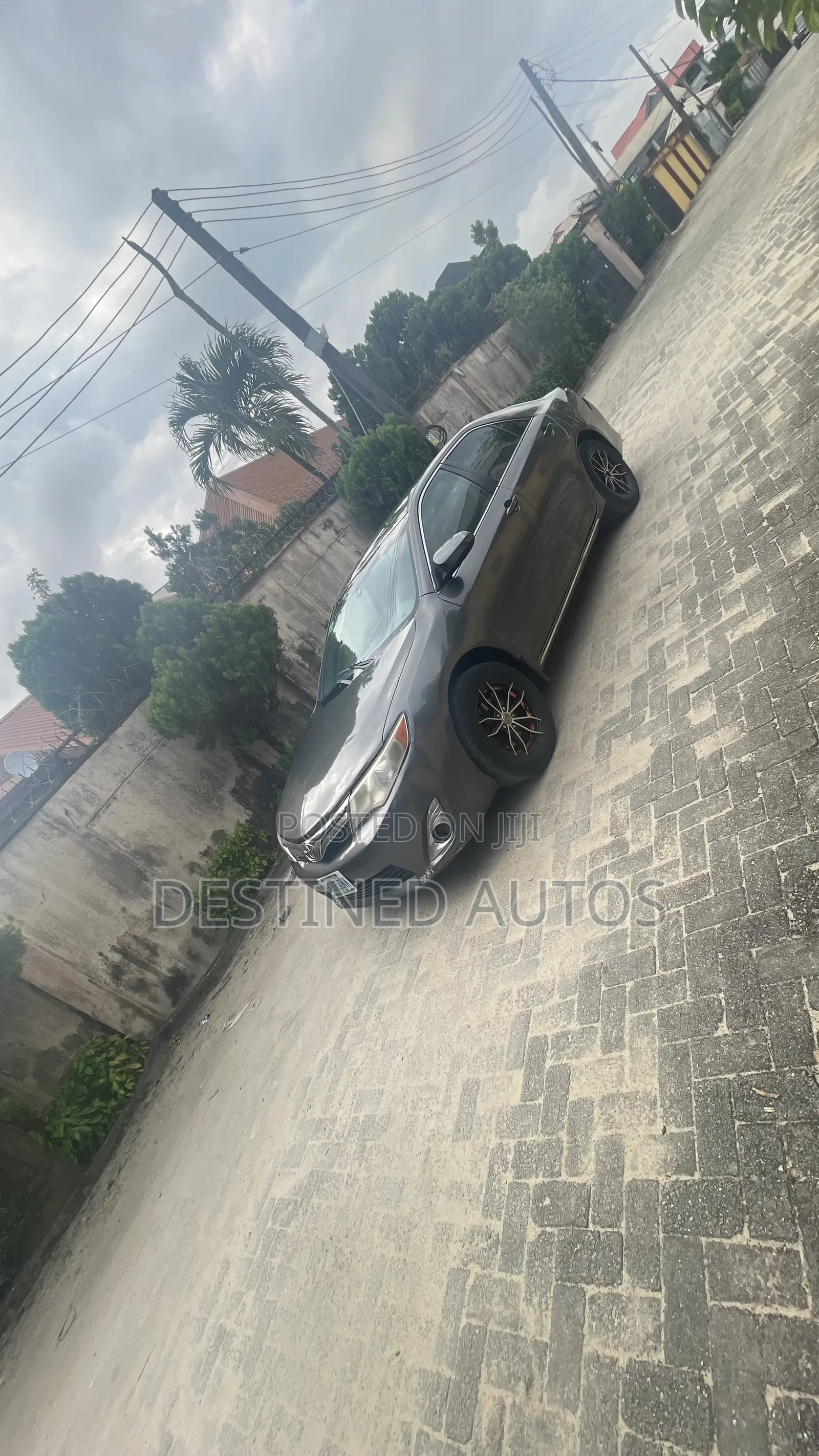 Toyota Camry LE 4dr Sedan (2.5L 4cyl 6A) 2012 Gray