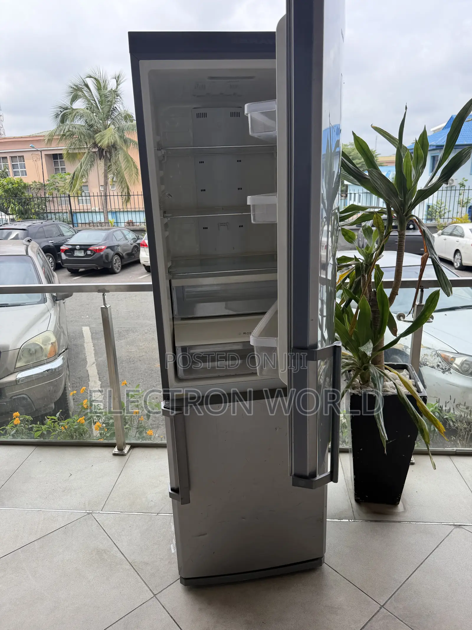 Refrigerator