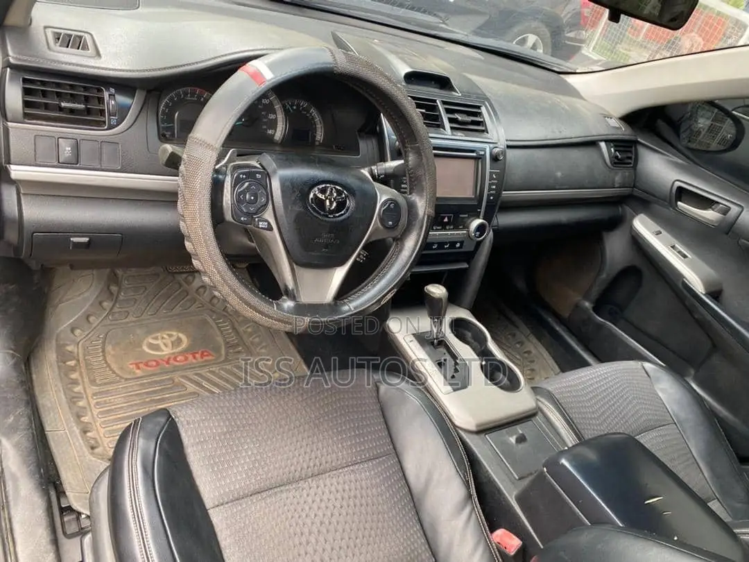 Toyota Camry SE 4dr Sedan (3.5L 6cyl 6A) 2014 Black