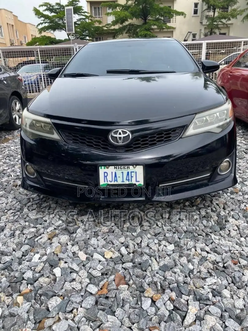 Toyota Camry SE 4dr Sedan (3.5L 6cyl 6A) 2014 Black