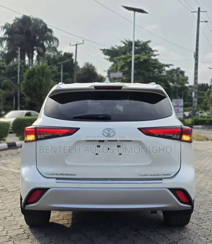 Toyota Highlander Platinum AWD 2020 White