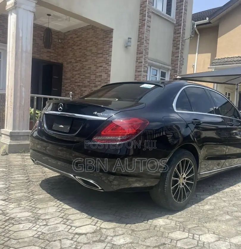 Mercedes-Benz C300 Base Sedan RWD (2.0L 4cyl 7A) 2016 Black