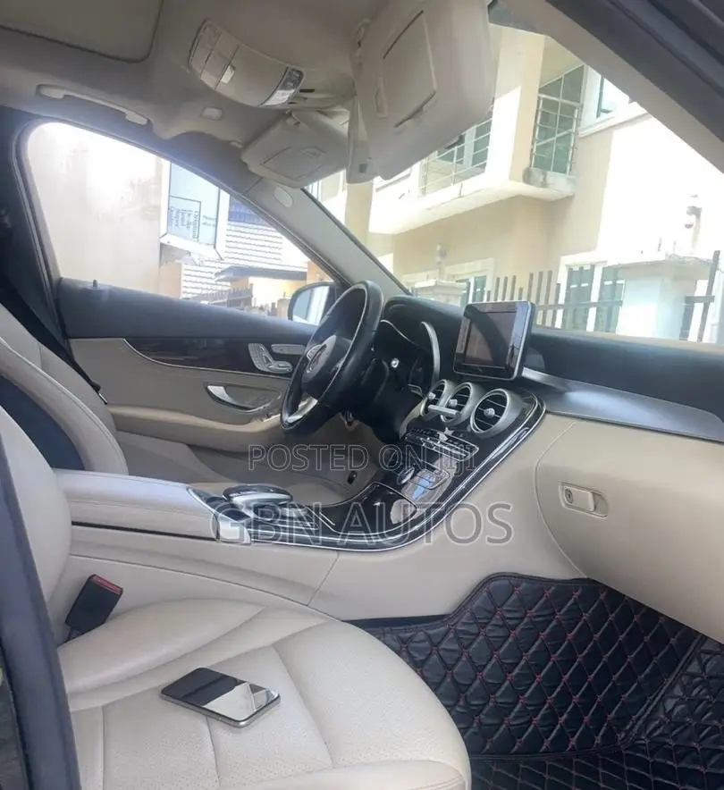 Mercedes-Benz C300 Base Sedan RWD (2.0L 4cyl 7A) 2016 Black