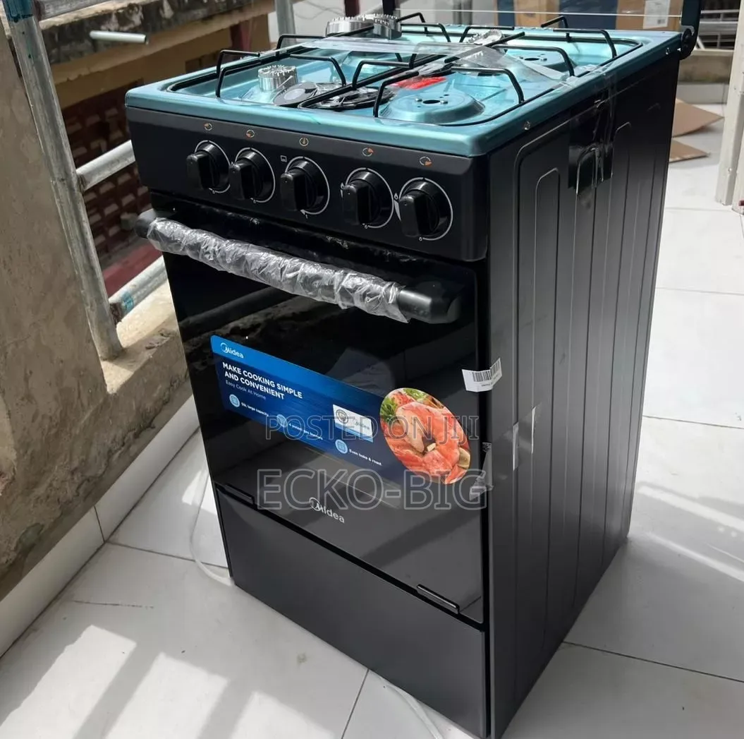 4-Burner Standing Gas Cooker With an Integrated Oven.