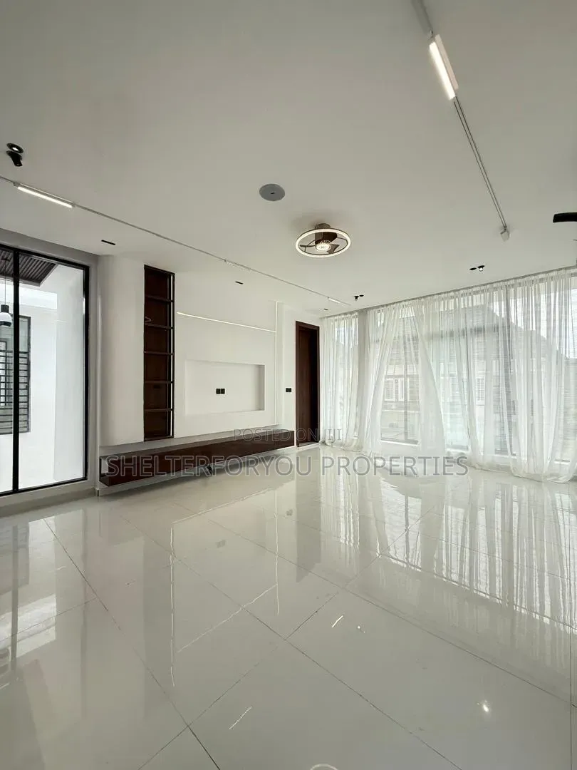 5bdrm Duplex in Ikate for sale