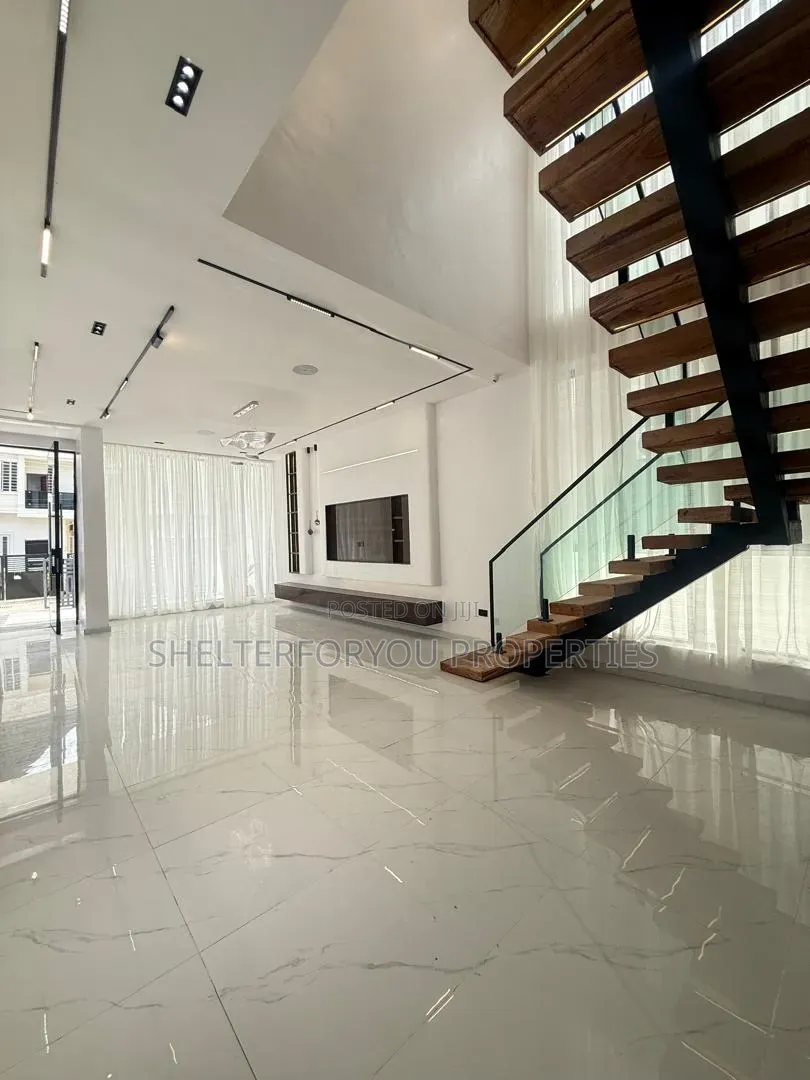 5bdrm Duplex in Ikate for sale