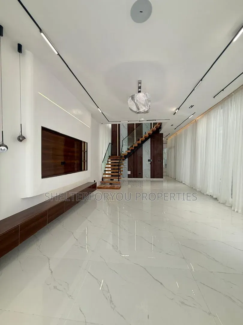 5bdrm Duplex in Ikate for sale
