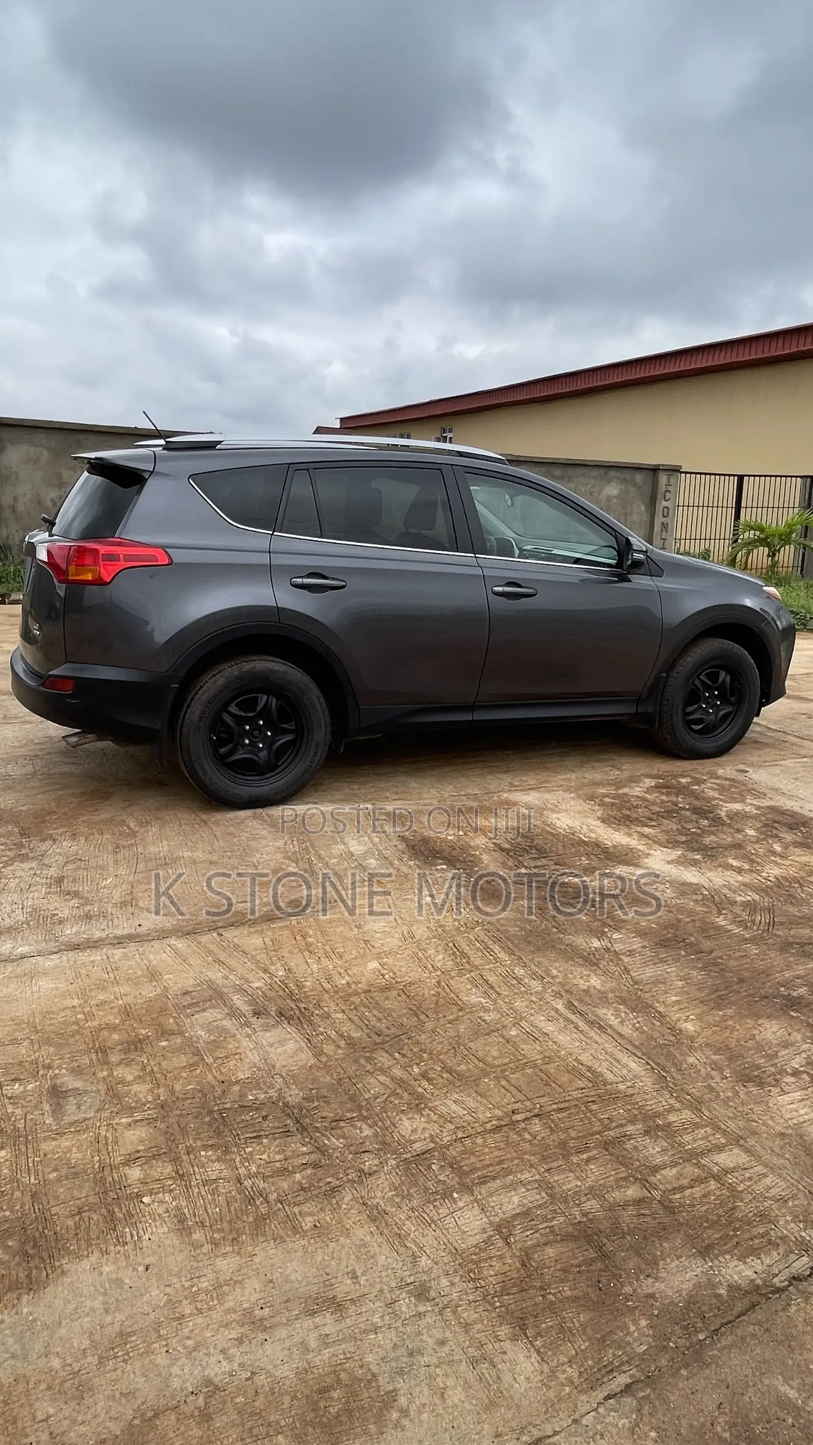 Toyota RAV4 LE 4dr SUV (2.5L 4cyl 6A) 2015 Gray