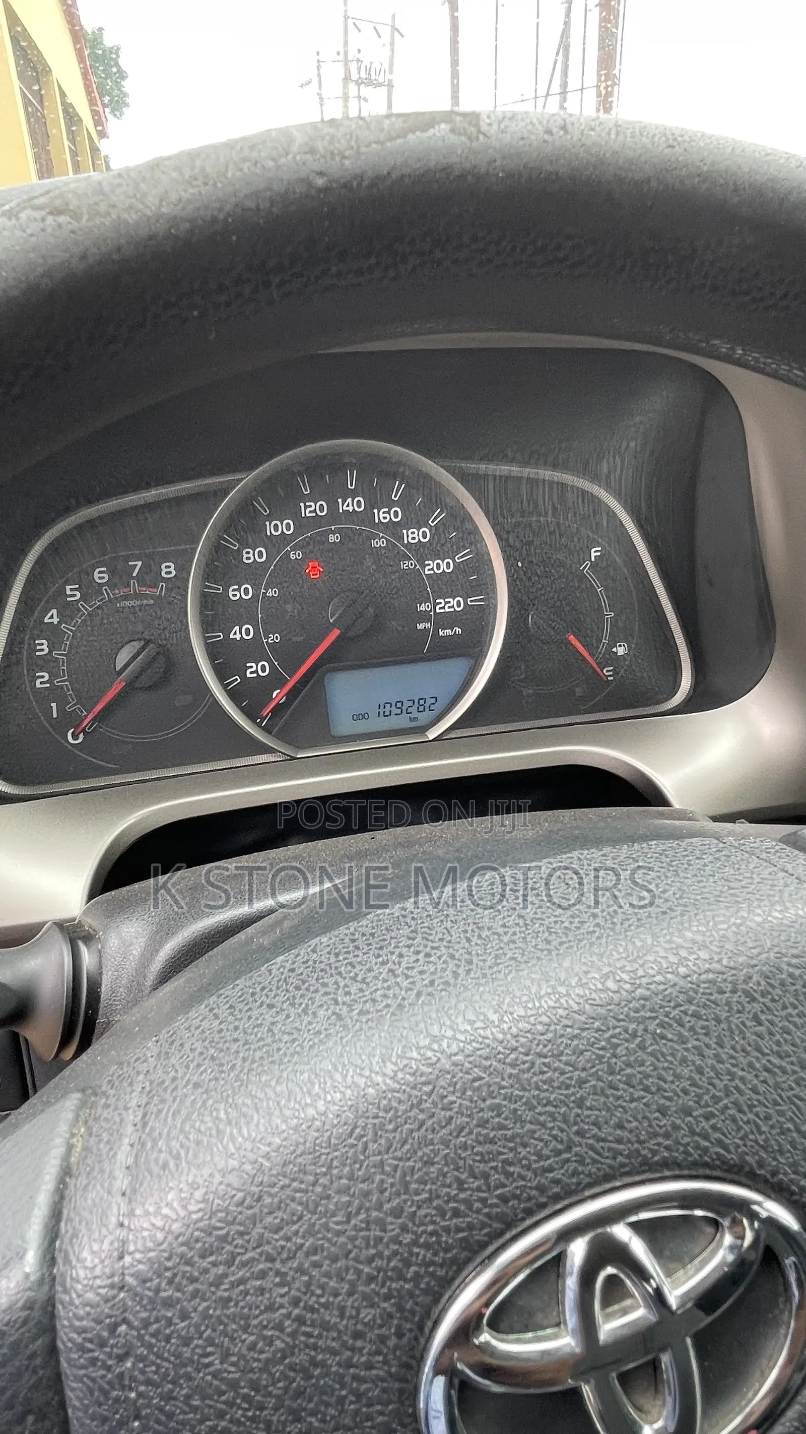 Toyota RAV4 LE 4dr SUV (2.5L 4cyl 6A) 2015 Gray