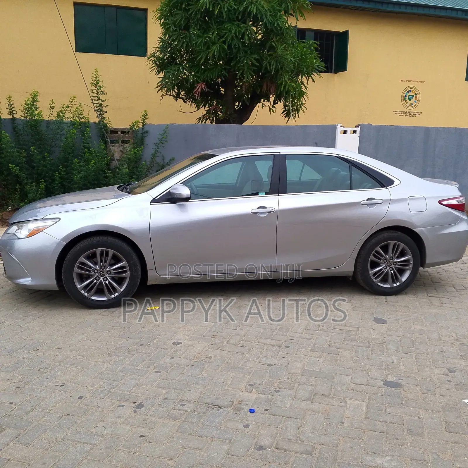 Toyota Camry 2015 Silver