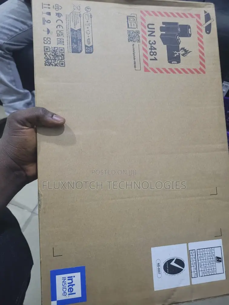 New Laptop HP 14z 8GB Intel Core i7 SSD 512GB