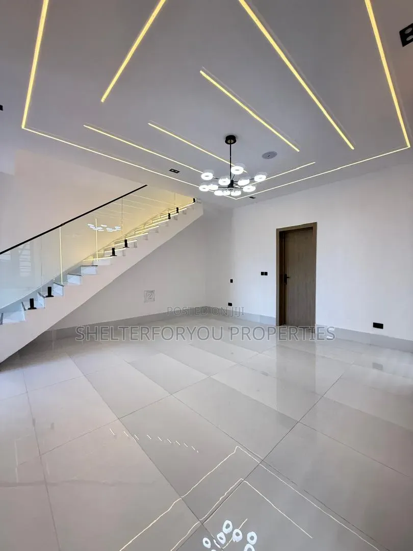 4bdrm Duplex in Sangotedo for sale