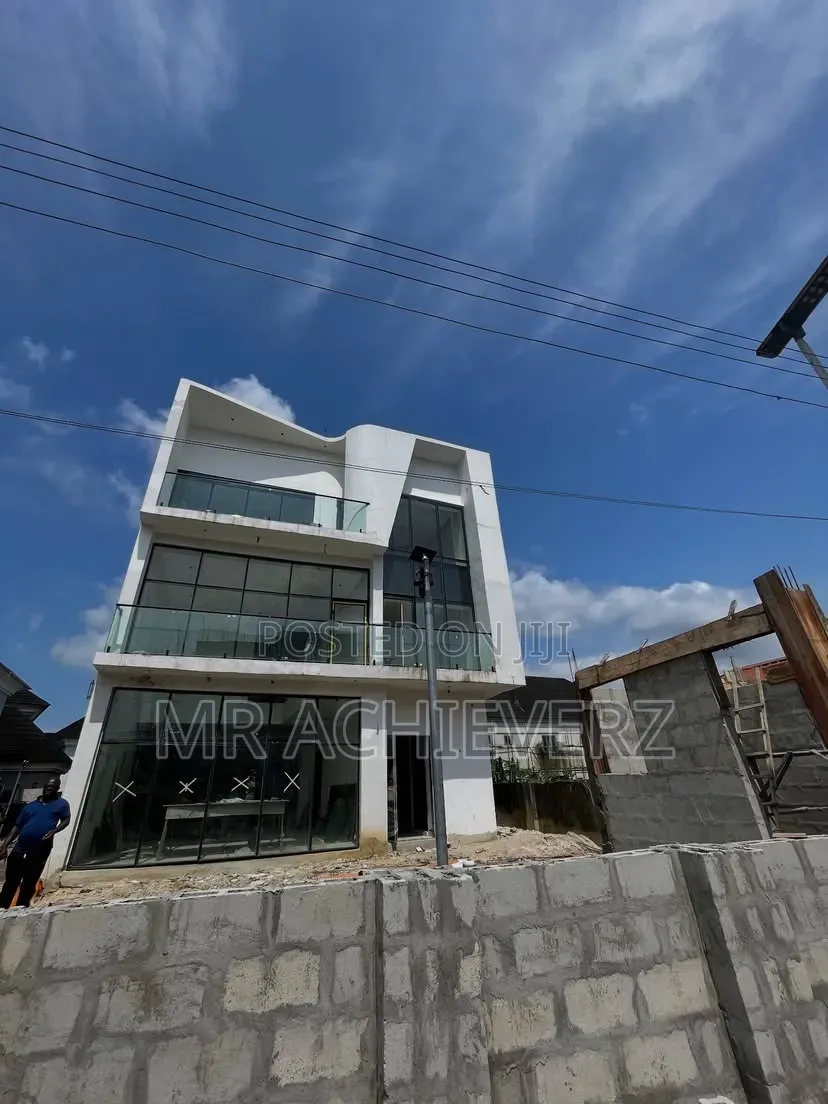 5bdrm Duplex in Odili Road, Obio-Akpor for sale