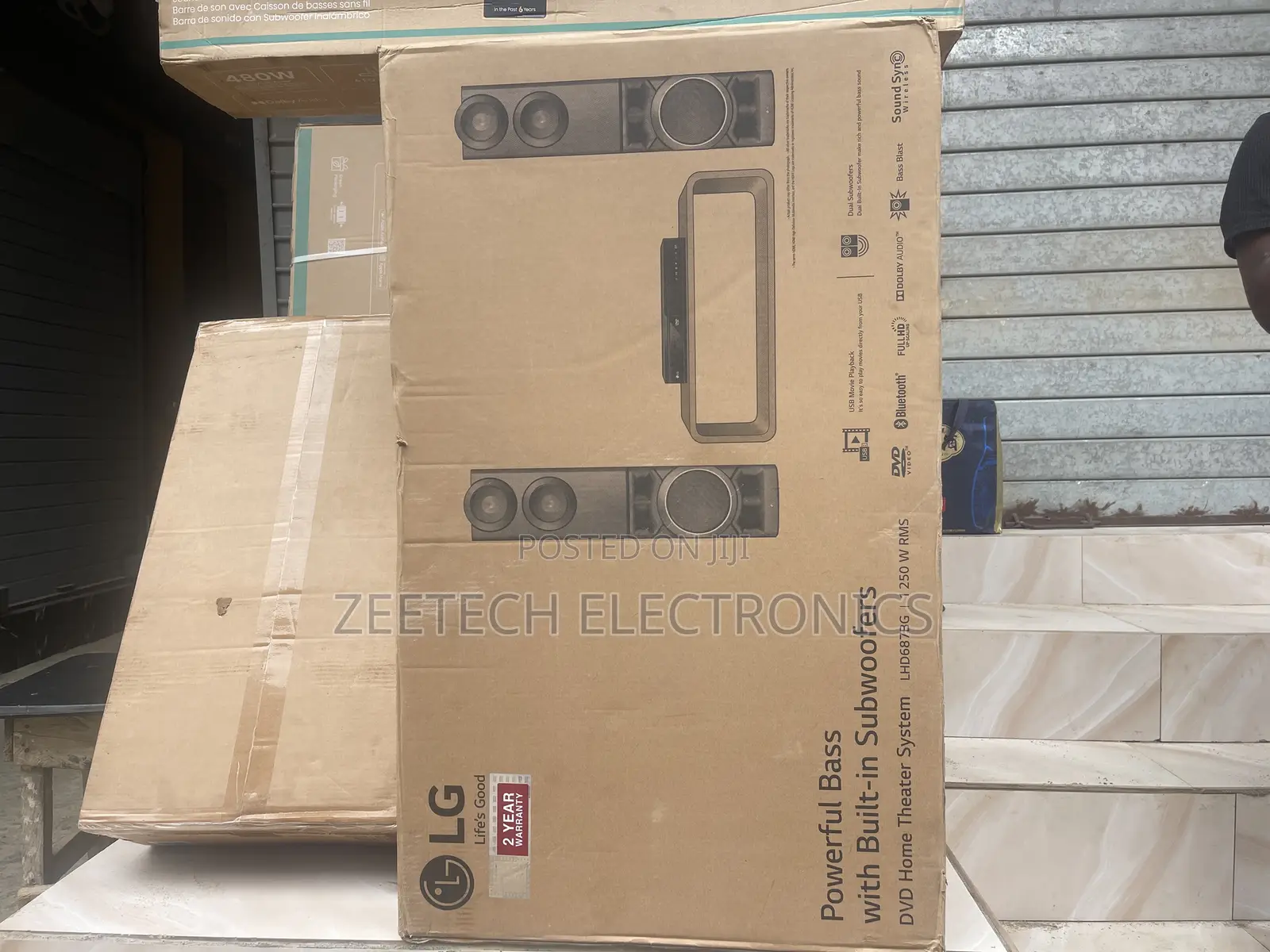 LG 1250W 4.2-Channel Home Theater System