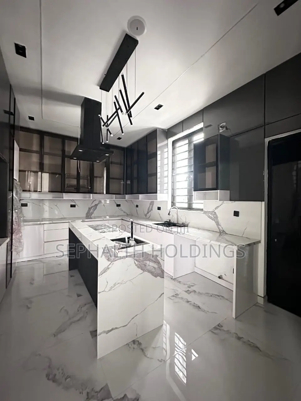 5bdrm Duplex in Premium  5 Bed Fully, Lekki Phase 1 for sale
