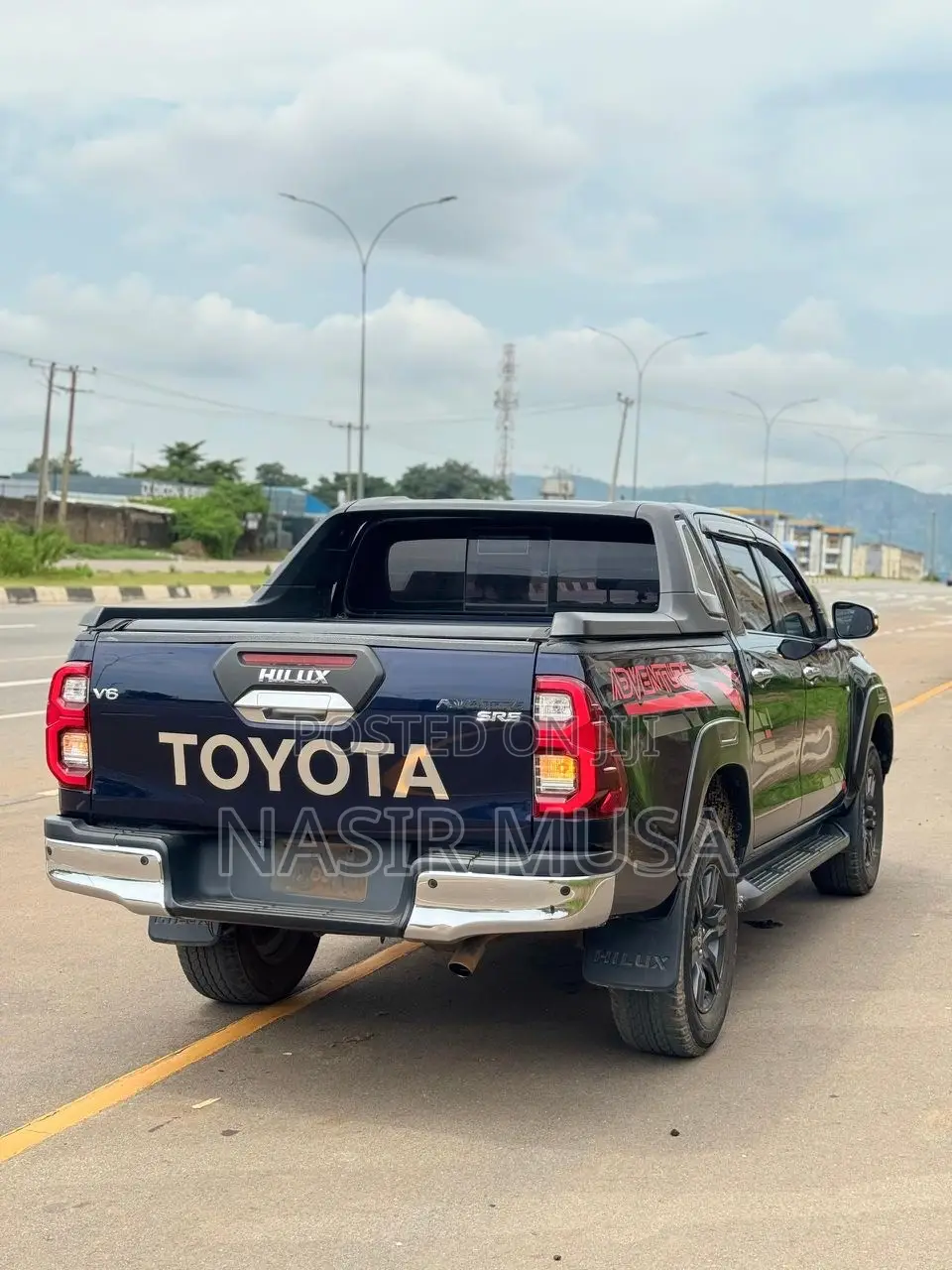 Toyota Hilux 2024 Gray
