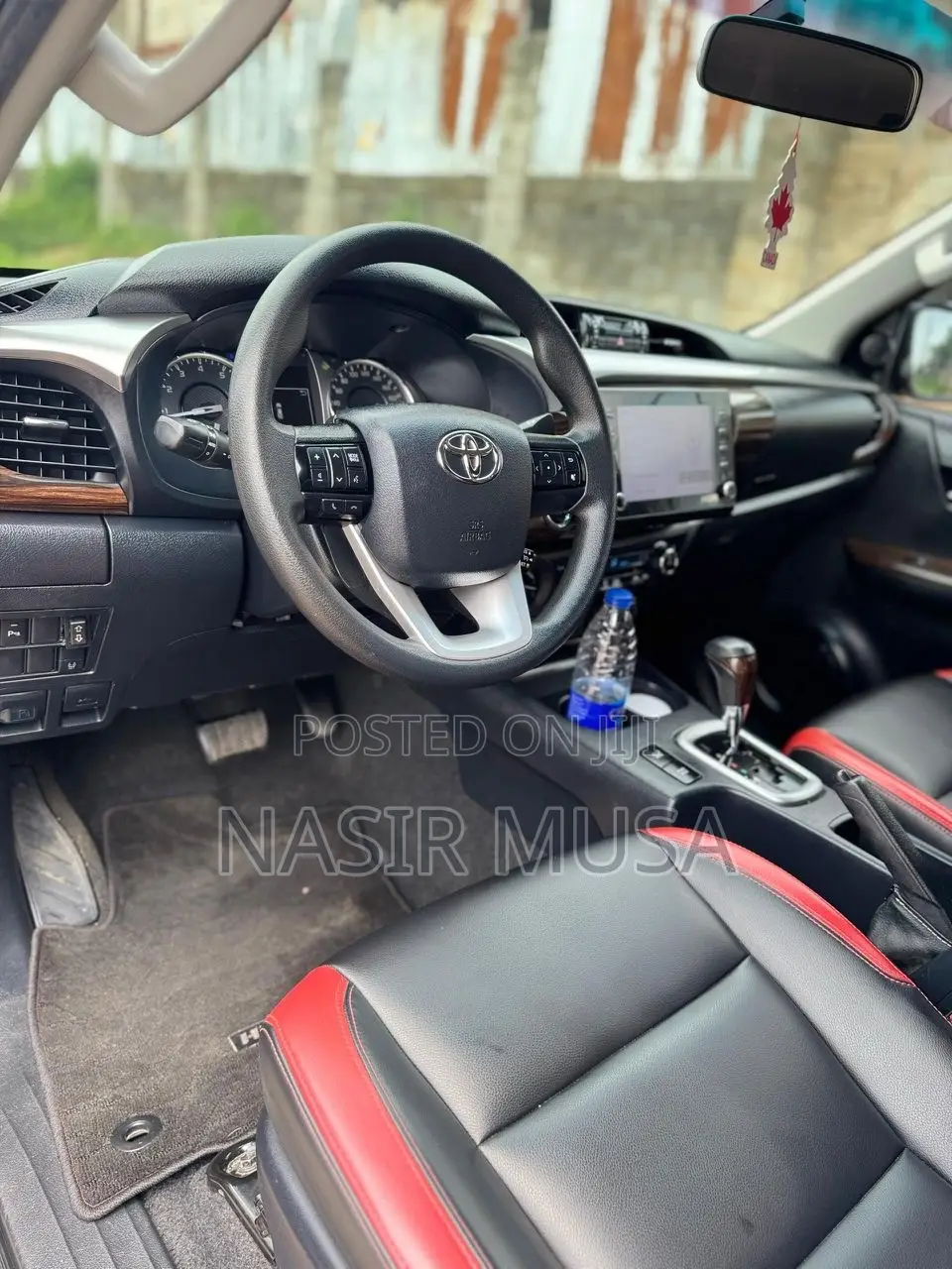 Toyota Hilux 2024 Gray