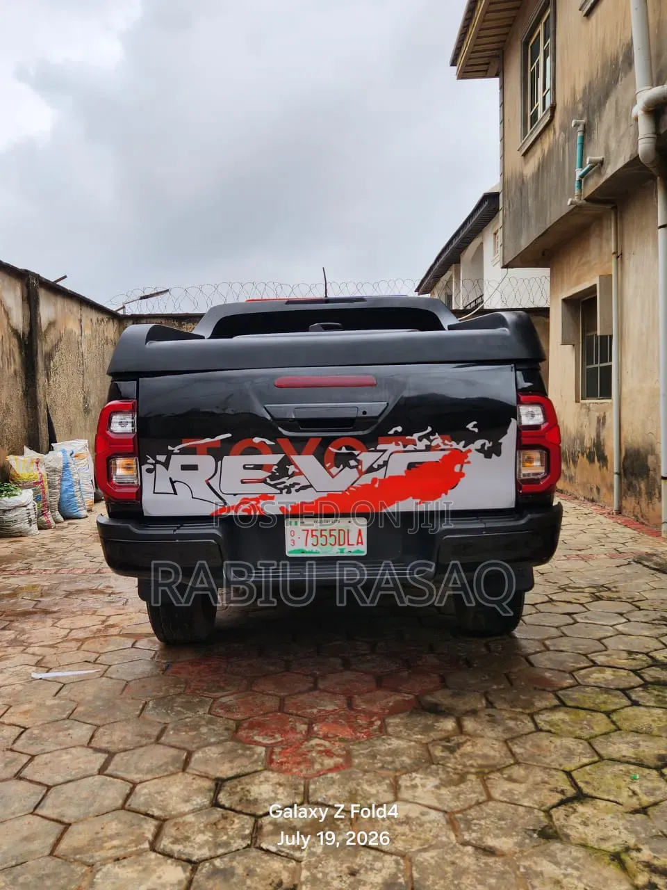 Toyota Hilux 2013 Black