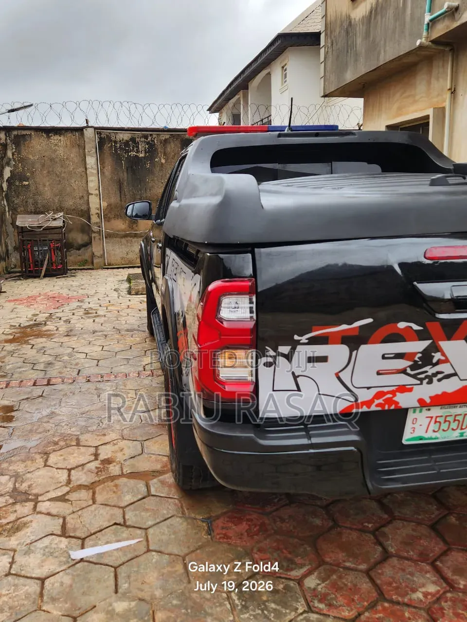 Toyota Hilux 2013 Black