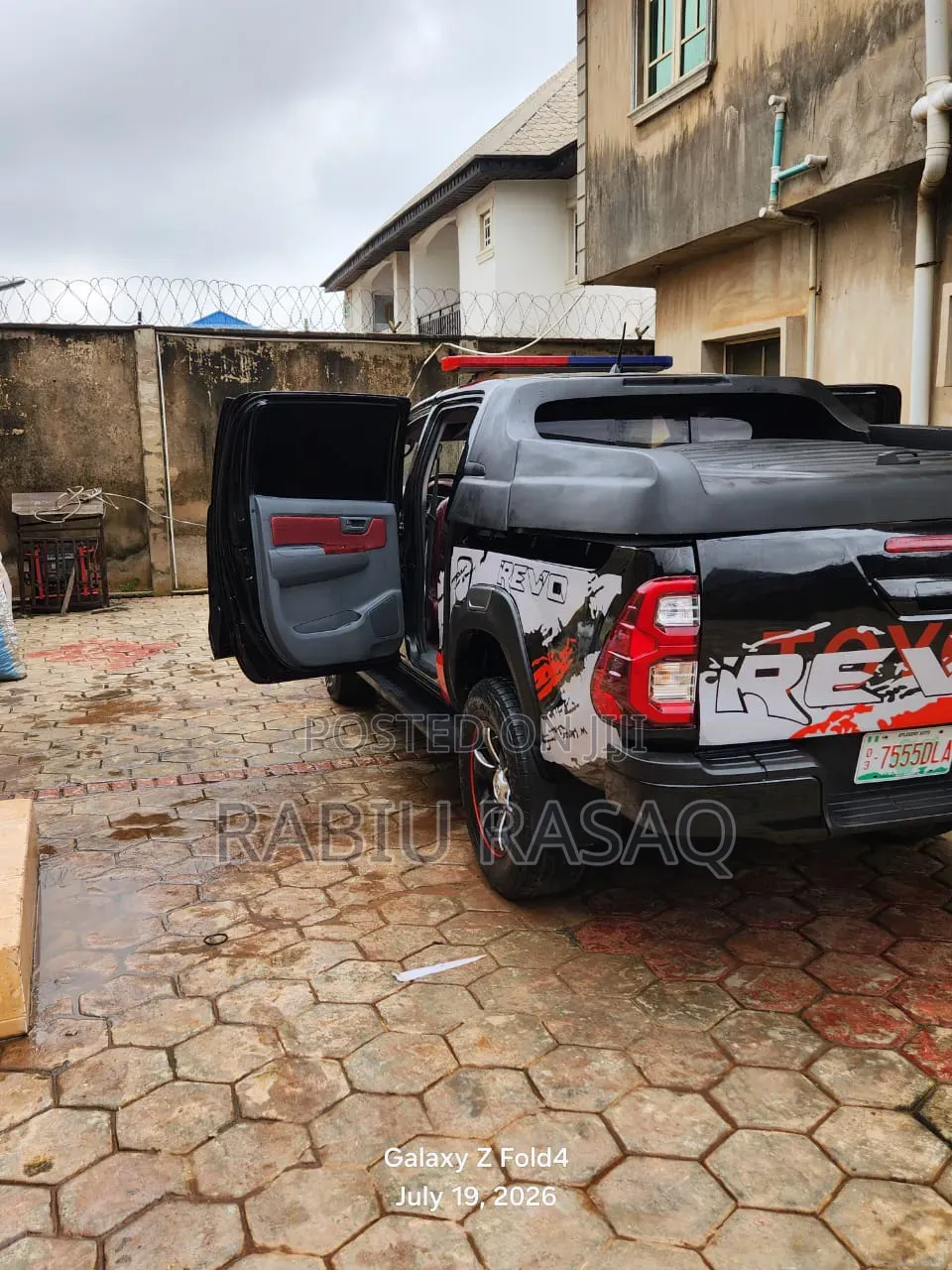 Toyota Hilux 2013 Black