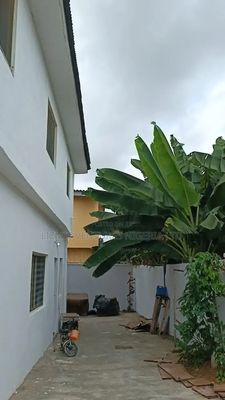 Furnished 3bdrm Block of Flats in Egan, Ikotun/Igando for sale