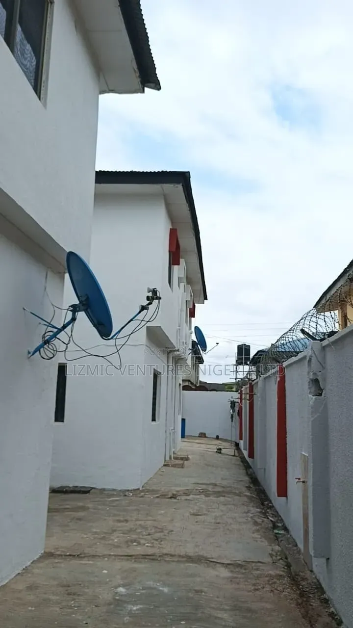 Furnished 3bdrm Block of Flats in Egan, Ikotun/Igando for sale