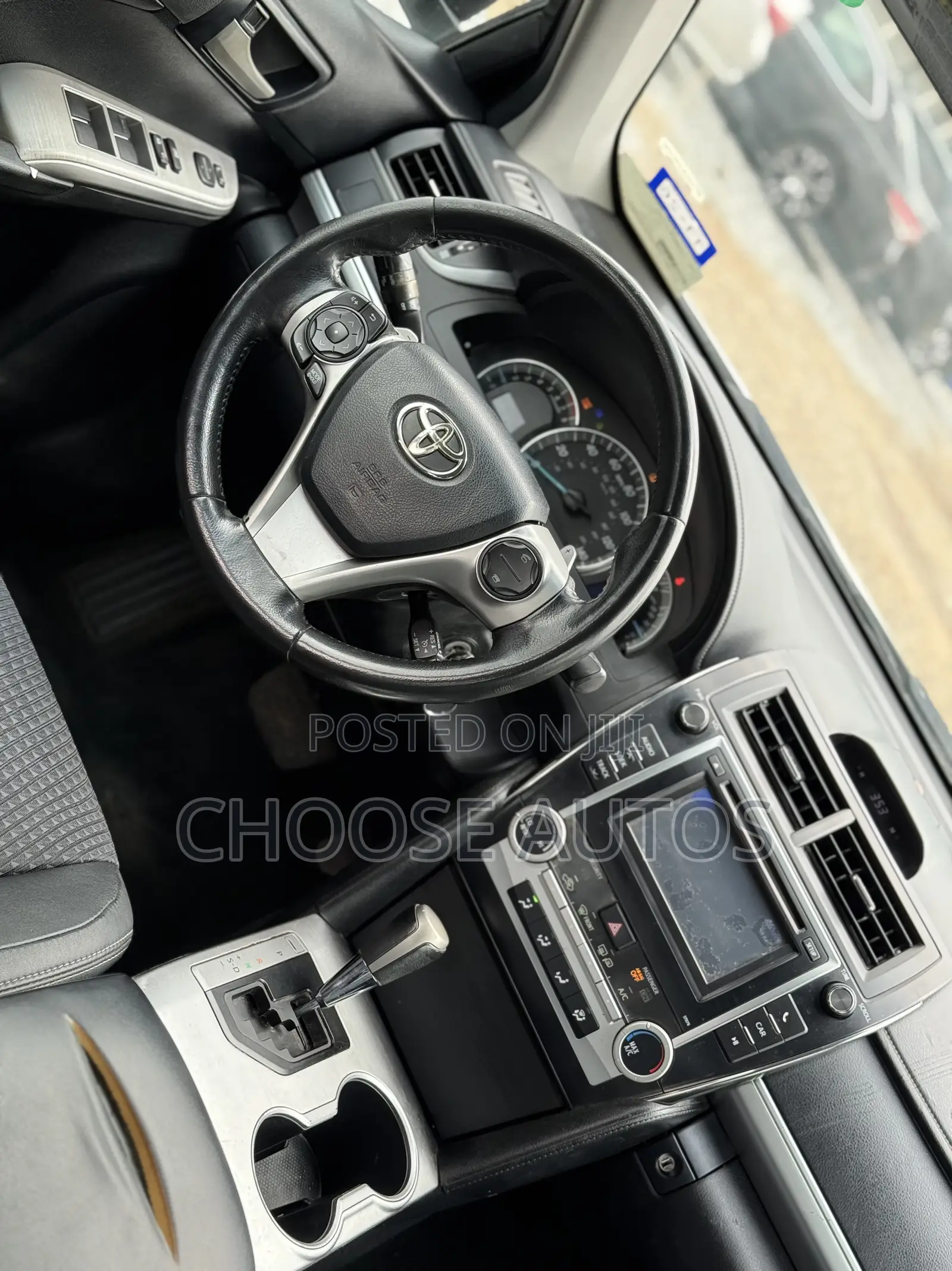 Toyota Camry SE 4dr Sedan (2.5L 4cyl 6A) 2013 Silver