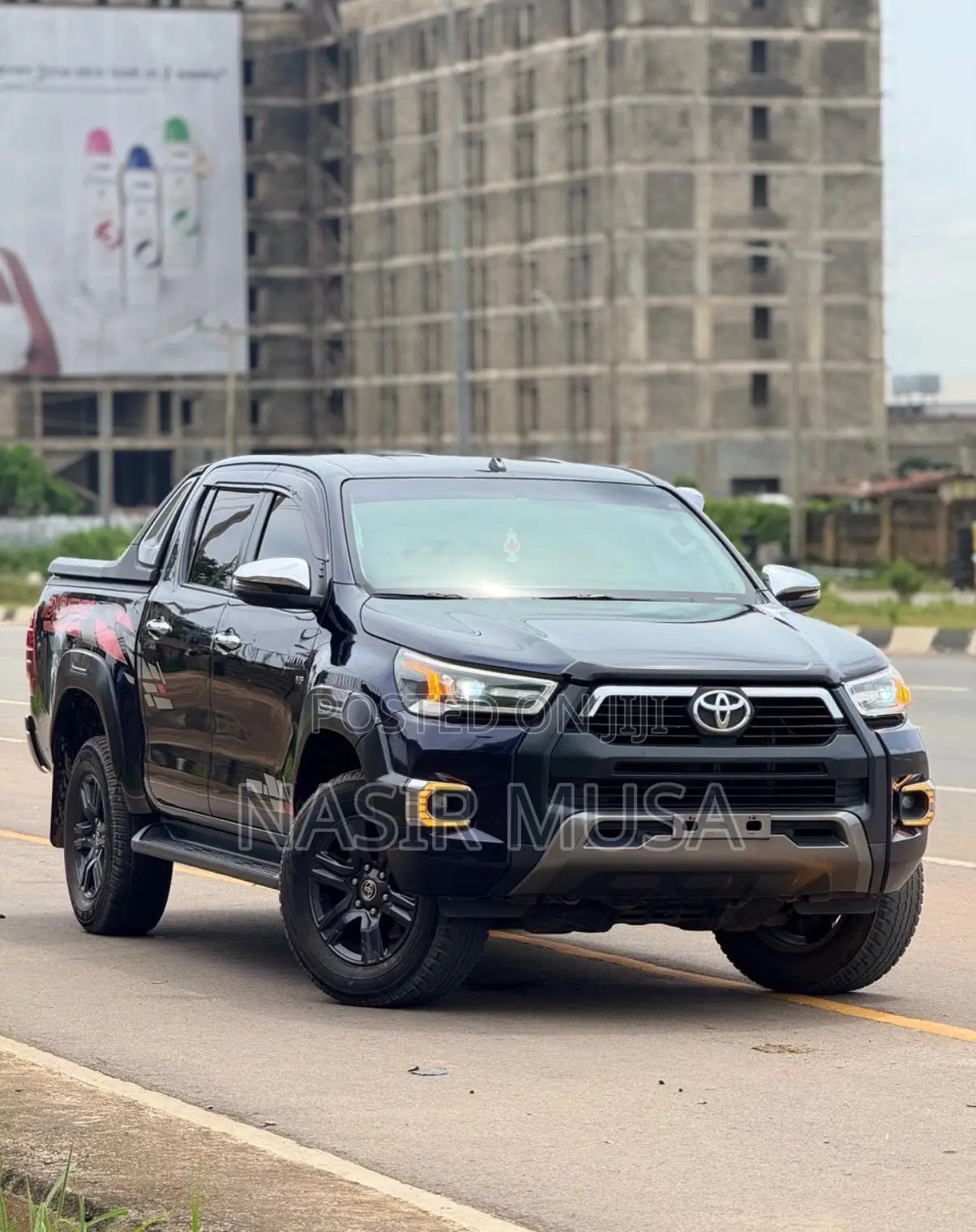 Toyota Hilux 2024 Gray