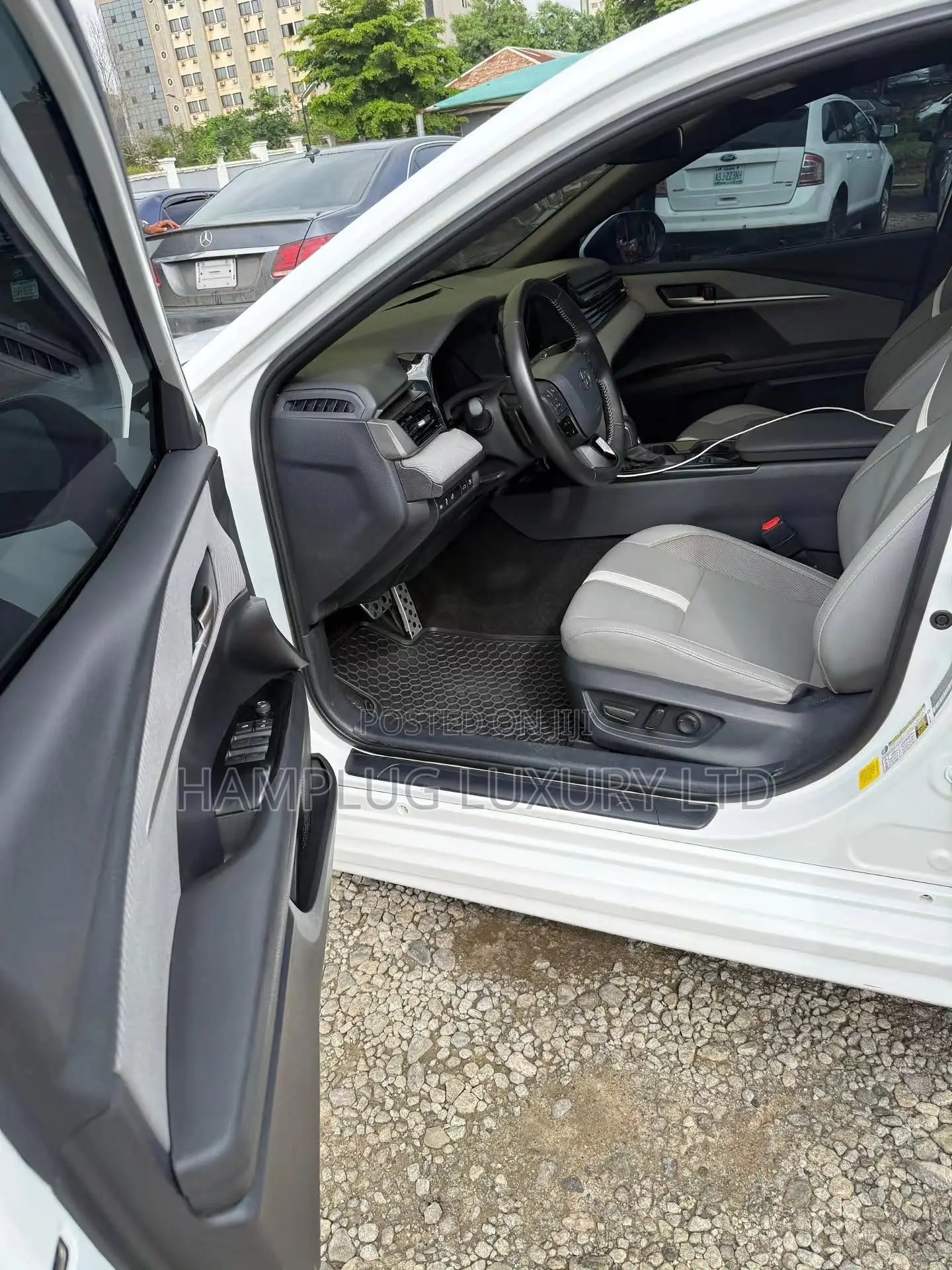 Toyota Camry 2025 White