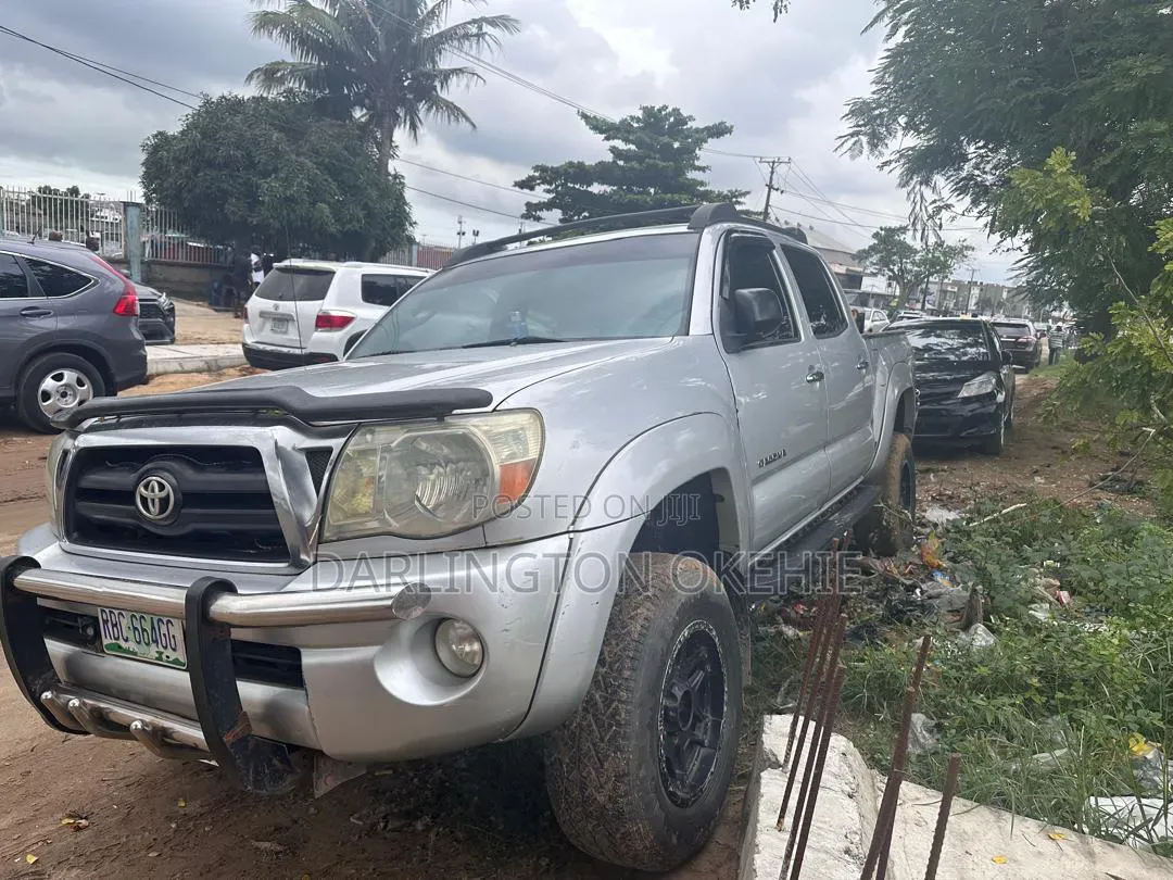 Toyota Tacoma 2006 Silver