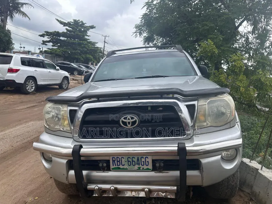 Toyota Tacoma 2006 Silver