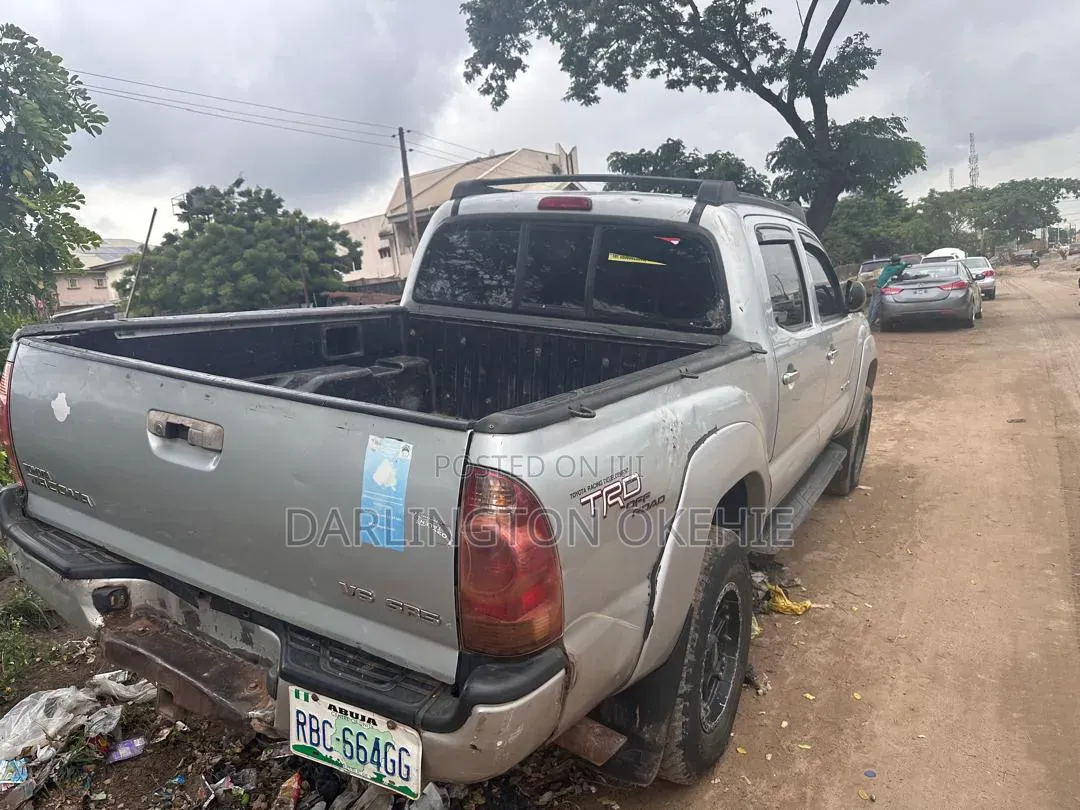 Toyota Tacoma 2006 Silver