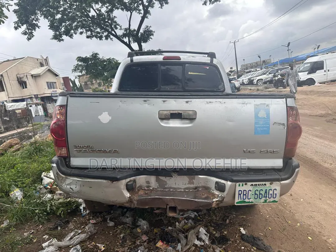 Toyota Tacoma 2006 Silver