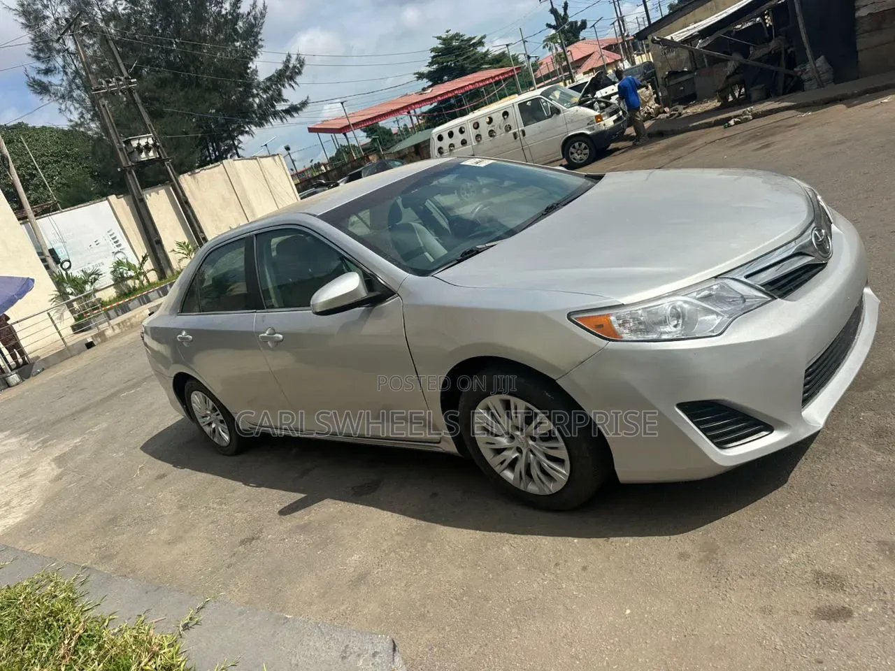 Toyota Camry LE 4dr Sedan (2.5L 4cyl 6A) 2012 Silver