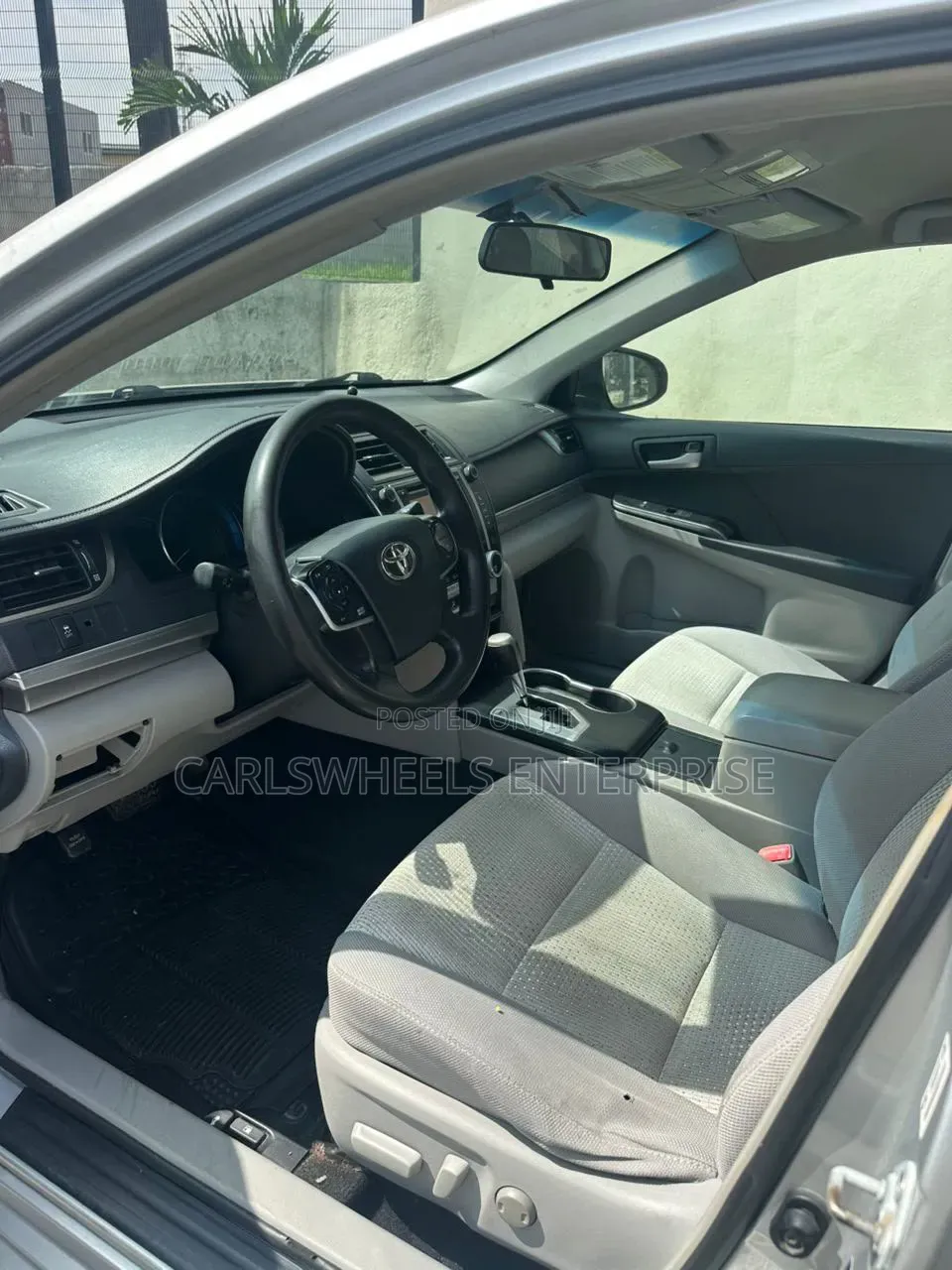 Toyota Camry LE 4dr Sedan (2.5L 4cyl 6A) 2012 Silver