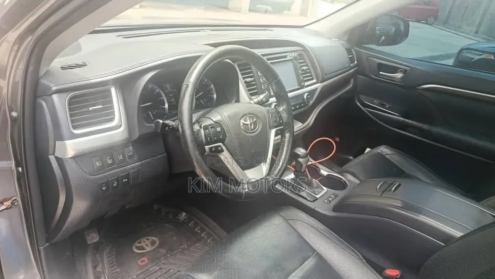 Toyota Highlander Limited 4dr SUV AWD (3.5L 6cyl 6A) 2014 Gray