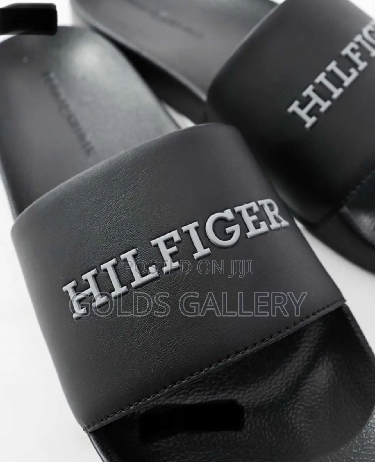 Tommy Hilfiger Raised Logo Pool Sliders in Black (USA)