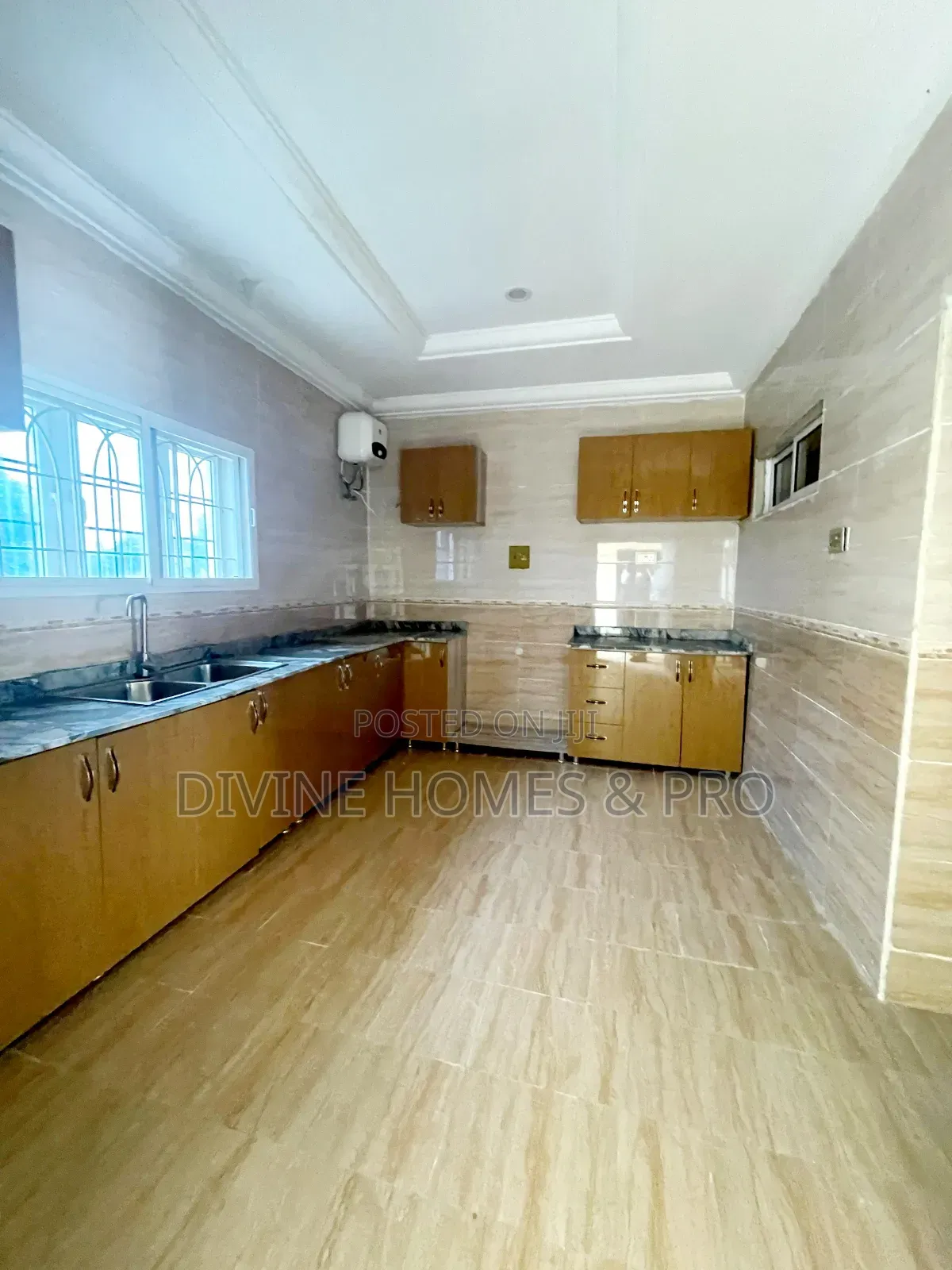 4bdrm Duplex in Berger Clinic, Life Camp for rent