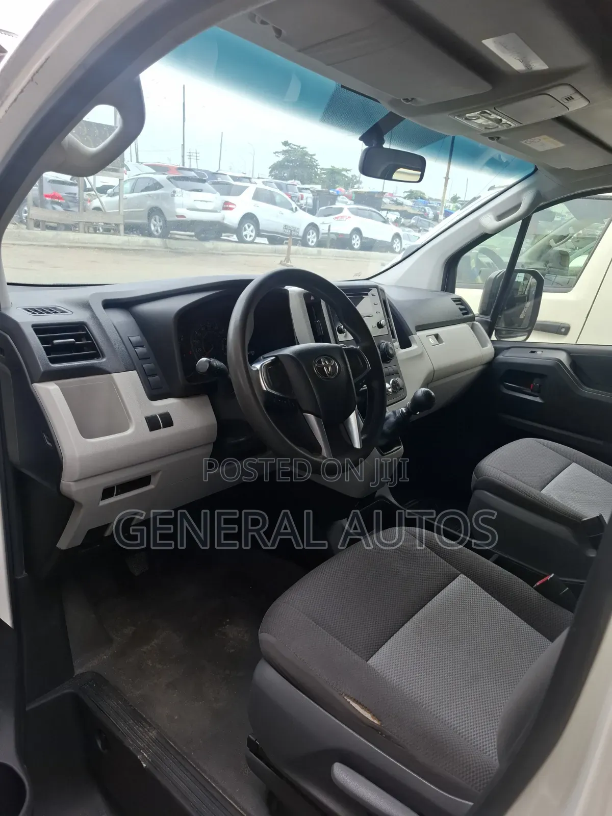 Toyota HiAce 2022 White