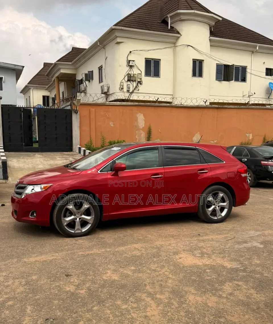 Toyota Venza 2010 Red