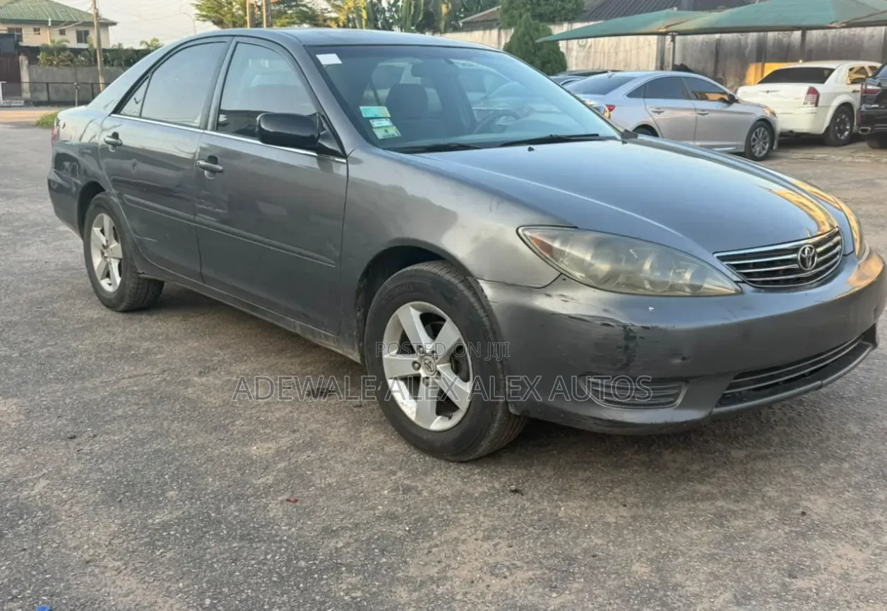 Toyota Camry 2006 Gray