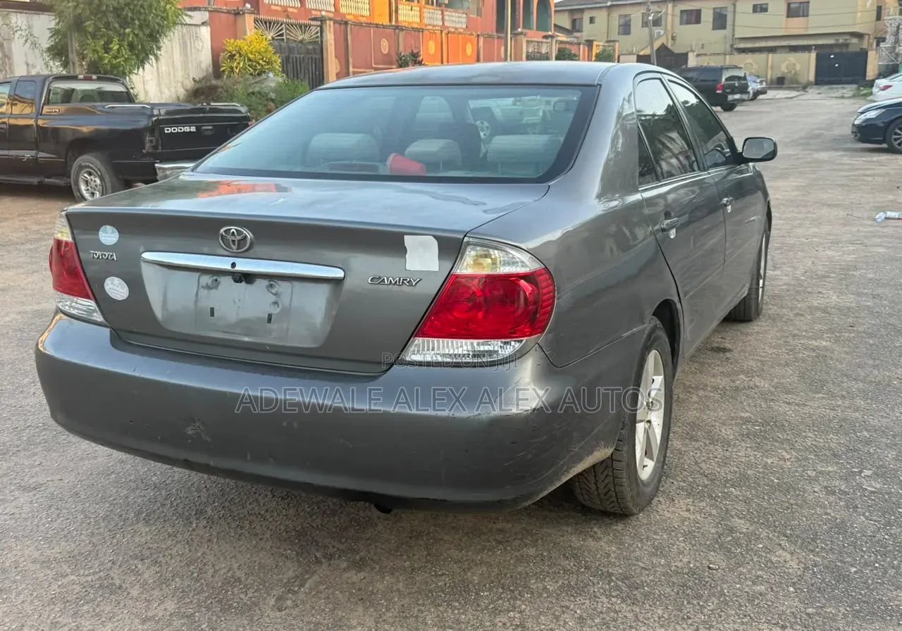 Toyota Camry 2006 Gray