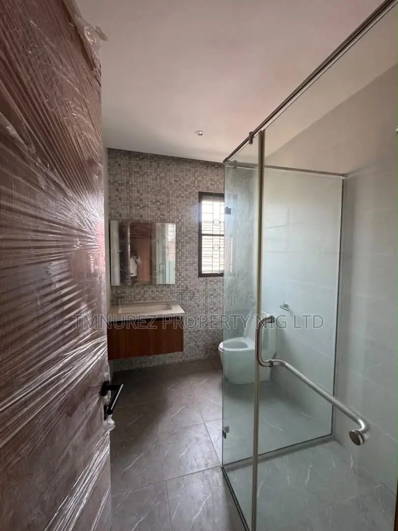 2bdrm Apartment in Osapa london for sale